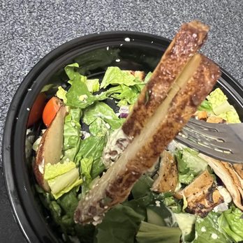 Prato 850 - Cobb salad - Gastropubs Near Me - Commack, New York Prato 850 - Cobb salad - Gastropubs Near Me - Commack, New York