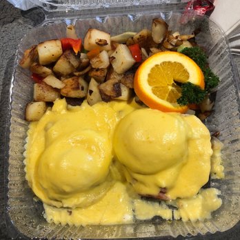 Ruby's Diner - Eggs Benedict Breakfast Special - Diners Near Me - Costa Mesa, California