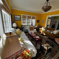 My Rosegarden Guest Rooms - Warm and classy
