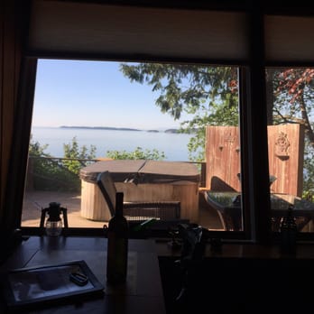 The Salish Seaside Escapes - This is the Eagles Nest cabin. An A+ as far as we were concerned. - Resorts Near Me - Eastsound, Washington