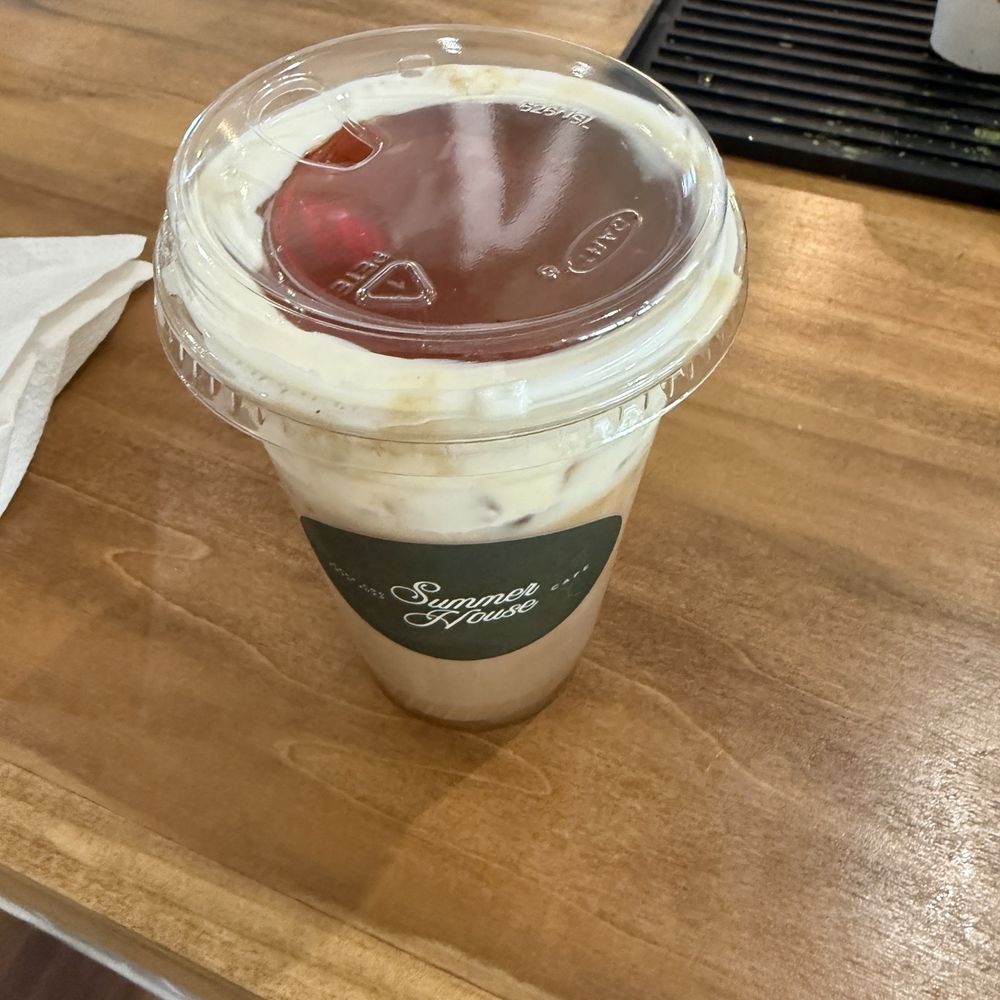 Summer House cafe - Crème brûlée latte - Cafes Near Me - Hyannis, Massachusetts Summer House cafe - Crème brûlée latte - Cafes Near Me - Hyannis, Massachusetts