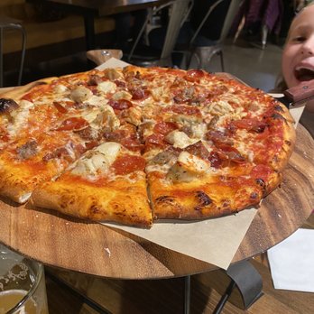 kitchen747 - Junction Meat Eaters - Pizza Near Me - Roseville, California