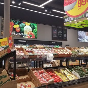 ALDI - Large produce section - Grocery Near Me - Jacksonville, Florida ALDI - Large produce section - Grocery Near Me - Jacksonville, Florida