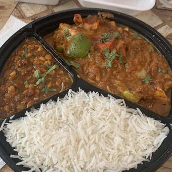 Tummy Full Restaurant - Chicken Tikka Masala Mega Platter Meal $16.95 - Indian Near Me - Fort Saskatchewan, Alberta Tummy Full Restaurant - Chicken Tikka Masala Mega Platter Meal $16.95 - Indian Near Me - Fort Saskatchewan, Alberta