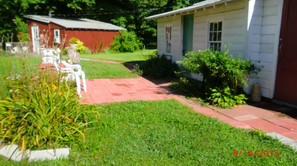 Little Red Book Shack by null