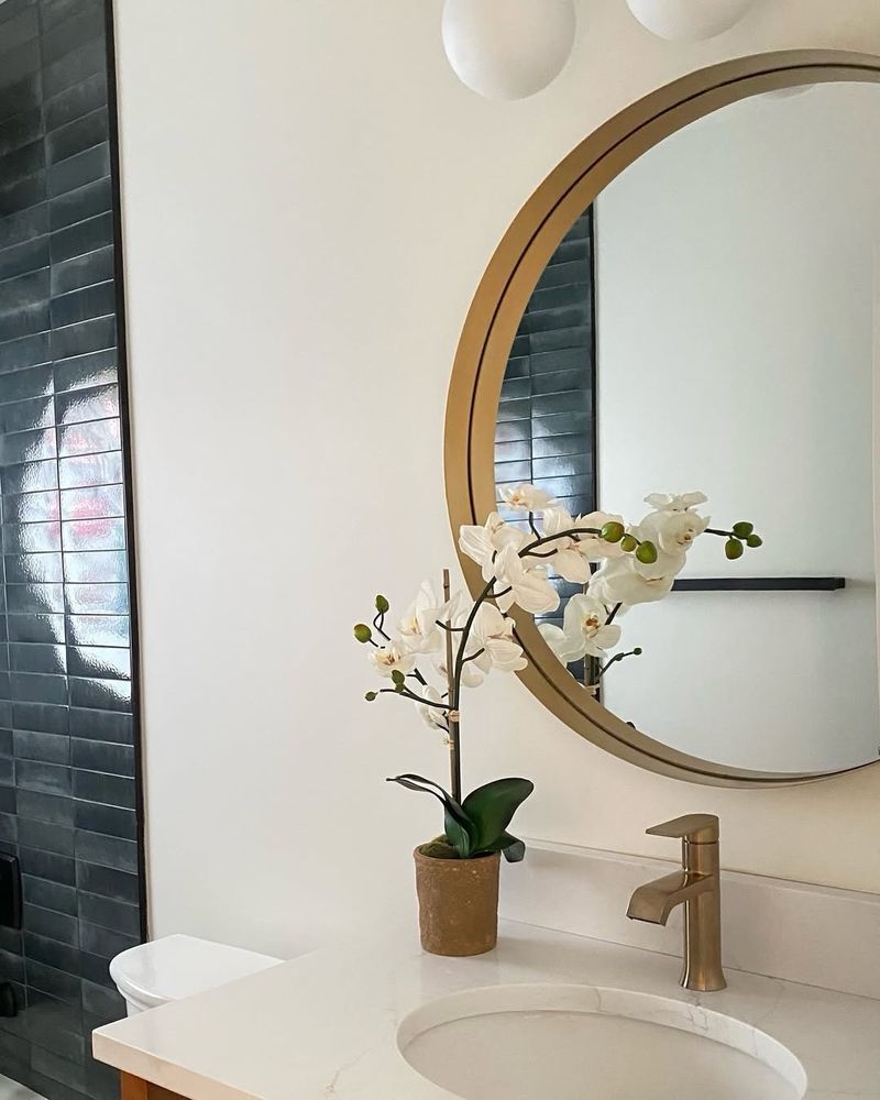 Slide of Aura Renovation