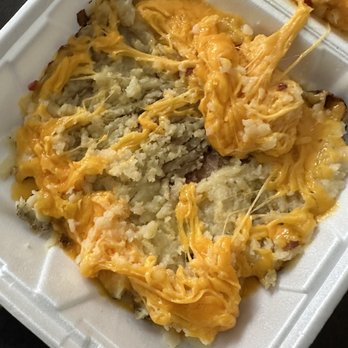 Duke's Bar-B-Que Logo