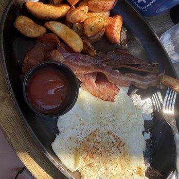 Makers & Finders - Eggs, Bacon & Potato Skillet with egg whites - Breakfast & Brunch Near Me - Henderson, Nevada