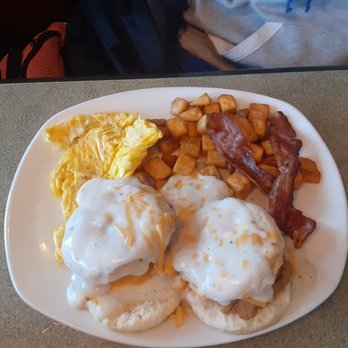 Perkins Restaurant & Bakery - Bakeries Near Me - Plattsburgh, New York
