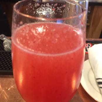 The North House - Berry white. Sparkling with fresh fruit purée - American Near Me - Avon, Connecticut The North House - Berry white. Sparkling with fresh fruit purée - American Near Me - Avon, Connecticut