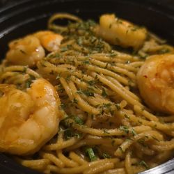 Magasin Vietnamese Cafe - Garlic noodles with shrimps