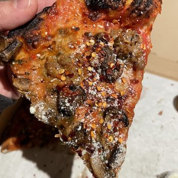 Pazzo - Fennel sausage and mushroom Pizza - Pizza Near Me - San Carlos, California Pazzo - Fennel sausage and mushroom Pizza - Pizza Near Me - San Carlos, California