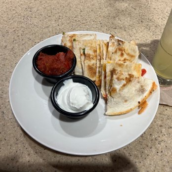 Applebee's Grill + Bar - Chicken Quesadilla - American Near Me - Orange City, Florida