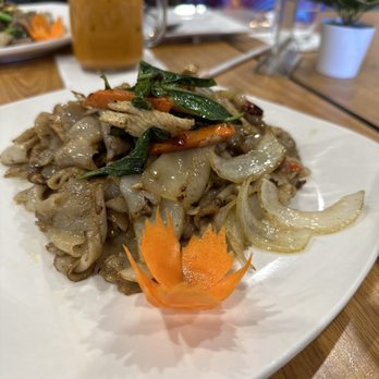 U-SA Thai Restaurant - Drunken noodles - Thai Near Me - Fairfax, Virginia U-SA Thai Restaurant - Drunken noodles - Thai Near Me - Fairfax, Virginia