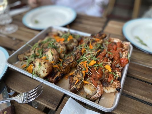 Le Great Outdoor Restaurant by null