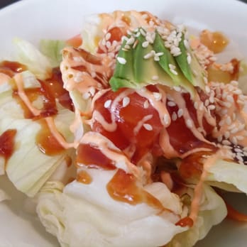 Akémi - Salat mit Lachs und Sesam. - Sushi Bars Near Me - Cologne, NW