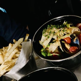 Alouette Bistro - Moules et Frites - French Near Me - Vancouver, British Columbia