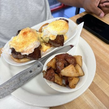 The Original Pancake House - Steak Benedict with potatoes - Pancakes Near Me - Savannah, Georgia The Original Pancake House - Steak Benedict with potatoes - Pancakes Near Me - Savannah, Georgia