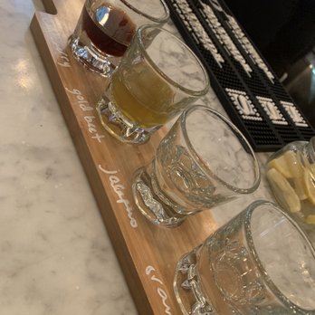 Stateside Vodka Bar - Infused flight - Cocktail Bars Near Me - Philadelphia, Pennsylvania