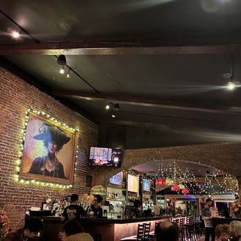 The Governess Bar & Restaurant - The Governess bar - Seafood Near Me - Poughkeepsie, New York
