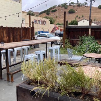 Devout Coffee - Outside seating - Coffee Roasteries Near Me - Fremont, California