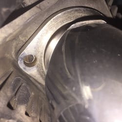 Mississippi Coast Harley Davidson - You can see the bolt snapped off from the mounting bracket on the forward pipe. Can't believe the work was performed by Harley.