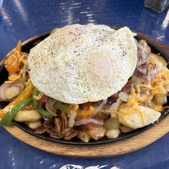 Blue Rooster - Sausage skillet - Breakfast & Brunch Near Me - Ajax, Ontario