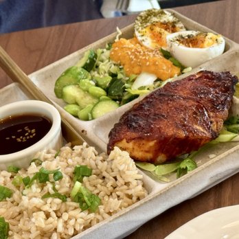 Goop Kitchen - Miso salmon bento box - Pizza Near Me - San Diego, California Goop Kitchen - Miso salmon bento box - Pizza Near Me - San Diego, California