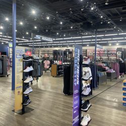 SKECHERS Warehouse Outlet