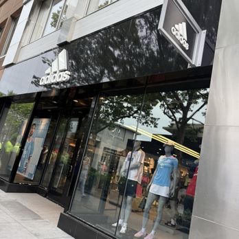 The Mall at Cross County - Adidas - Shopping Centers Near Me - Yonkers, New York The Mall at Cross County - Adidas - Shopping Centers Near Me - Yonkers, New York