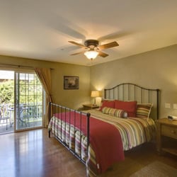 Sonoma Square Cottage - Master bedroom with large king-sized bed.  Super comfortable mattresses at the Sonoma Square Cottage.