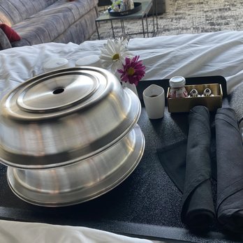Bottleworks Hotel - Room service - Hotels Near Me - Indianapolis, Indiana Bottleworks Hotel - Room service - Hotels Near Me - Indianapolis, Indiana