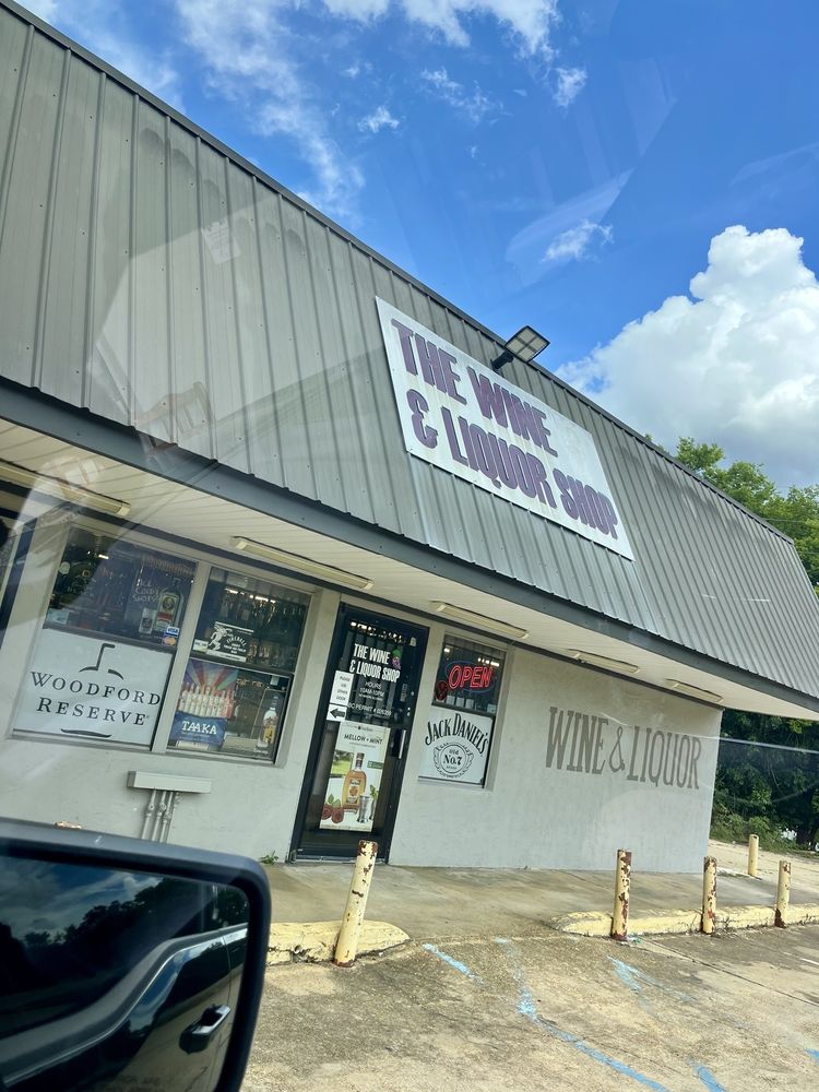 The Wine and Liquor Shop Logo