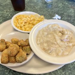 Mama's Kountry Kitchen - Chicken and dumplings Mac and cheese fried okra