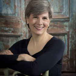 Baird & Warner - Evanston - Catherine Leonard, Managing Broker