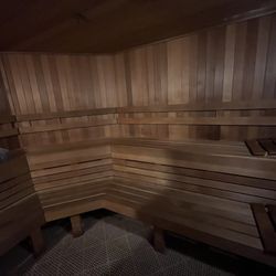 Red Hots Spa - Inside the sauna. Didn't see the towels till we were done. Ask for them ahead of time.