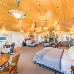 Juan De Fuca Cottages - Large sleeping area
