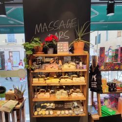 Lush Shop - Massage Bars