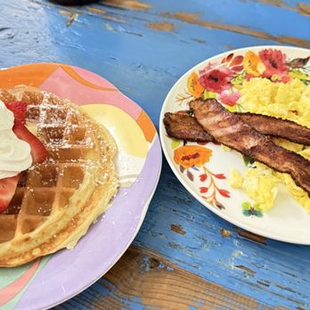 Magnolia Cafe - Waffle, bacon and eggs - Coffee & Tea Near Me - Fort Lauderdale, Florida Magnolia Cafe - Waffle, bacon and eggs - Coffee & Tea Near Me - Fort Lauderdale, Florida