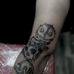 BLACKLINE TATTOOS