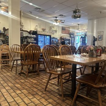 More Than Waffles - Indoor Dining area - Breakfast & Brunch Near Me - Encino, California