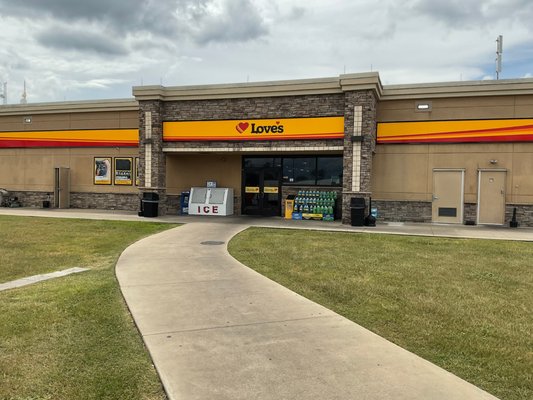 Love's Travel Stop by null
