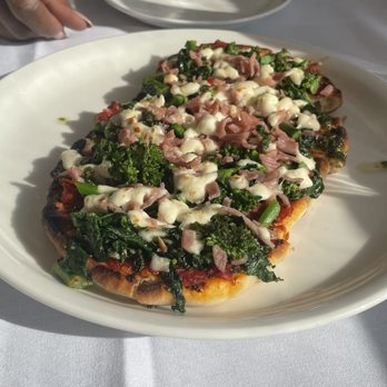 Farm Country Kitchen - Flatbread - American Near Me - Riverhead, New York Farm Country Kitchen - Flatbread - American Near Me - Riverhead, New York