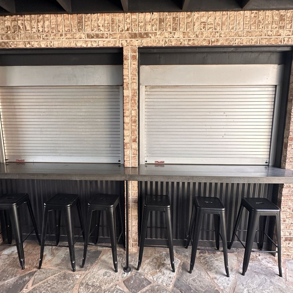 The Dime - PATIO BAR - American Near Me - Round Rock, Texas