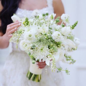 Man of Honor - Our brides beautiful bouquet - Party & Event Planning Near Me Man of Honor - Our brides beautiful bouquet - Party & Event Planning Near Me