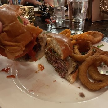 Rails Steakhouse - Burger - Steakhouses Near Me - Towaco, New Jersey