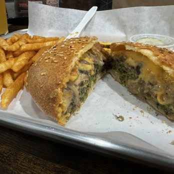Bun Burger - Mushroom Bun Burger Meal with a vegetarian patty. Delicious! - Burgers Near Me - Chico, California Bun Burger - Mushroom Bun Burger Meal with a vegetarian patty. Delicious! - Burgers Near Me - Chico, California