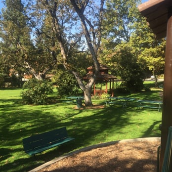 Ruhl Park - Gazebo w table - Parks Near Me - Medford, Oregon