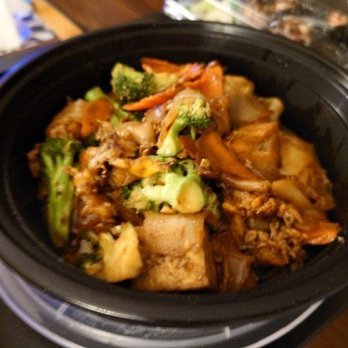 BANGKOK Thai & Sushi Restaurant - Pad Se - Ew - Sushi Bars Near Me - Algonquin, Illinois