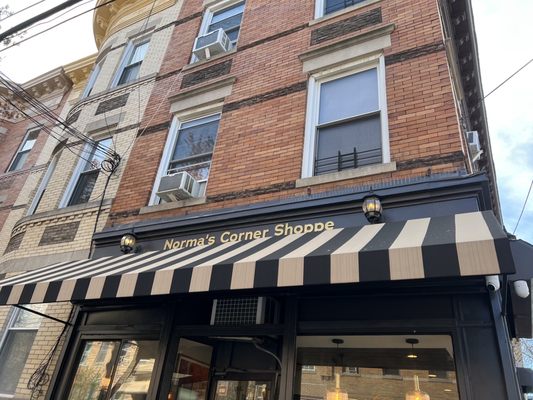 Norma's Corner Shoppe by null